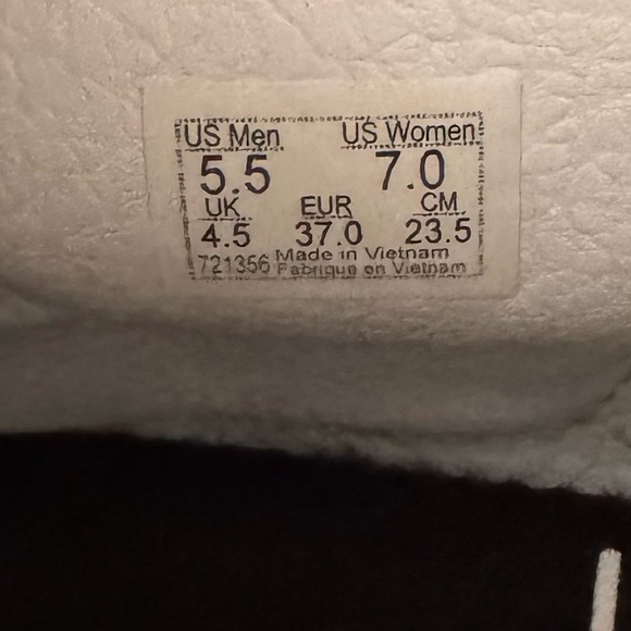 Vans Sk8-Hi Nightmare Before Christmas Sally Glow in the dark Men 5.5 Women 7 - Picture 10 of 11